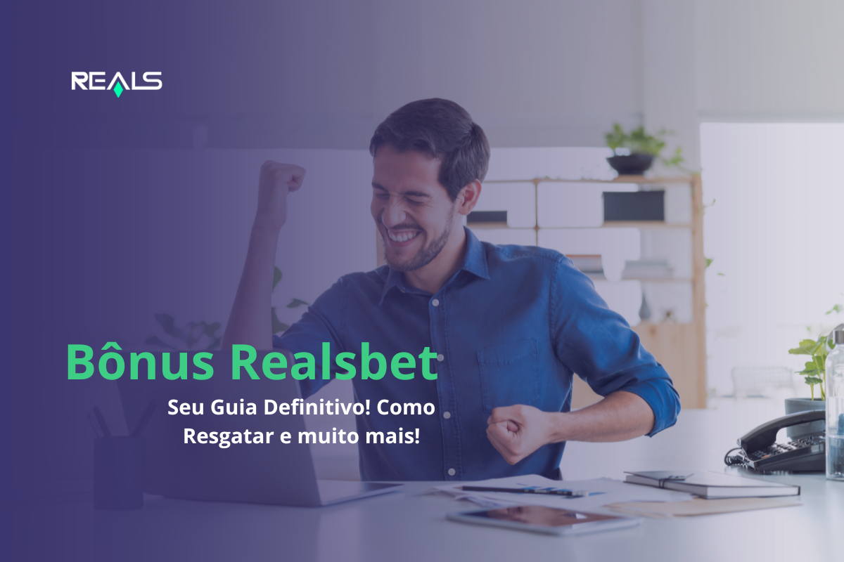 Bônus realsbet.com, apostas online, apostas esportivas, cassino online. Homem de camisa social azul comemorando sentado em frente a uma mesa com um computado cinza em cima.